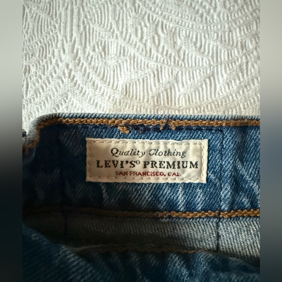 Levi’s Wedgie Fit High Rise Button Fly Jeans Size 28 Vintage Wash - Picture 3 of 9